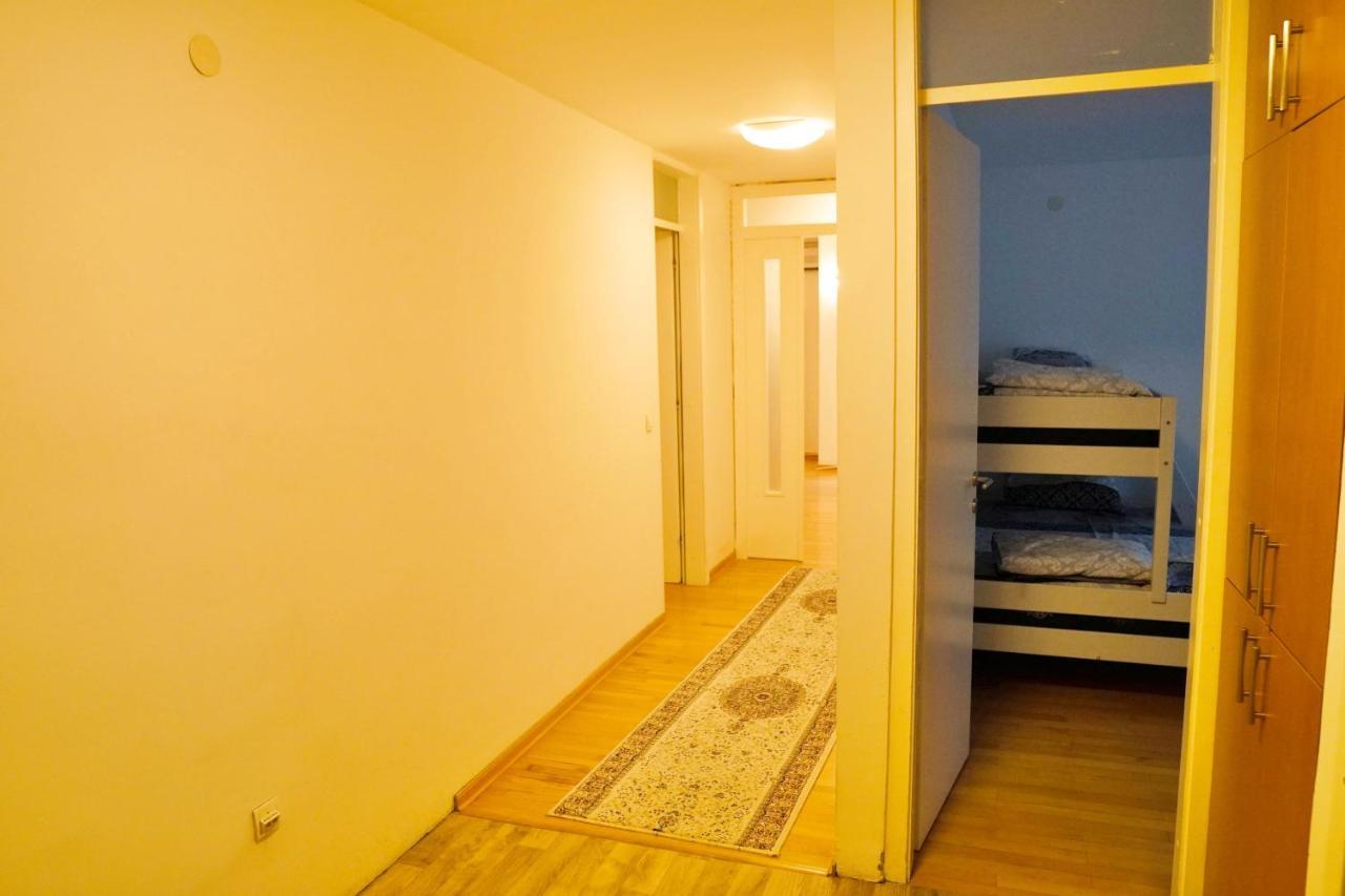 City Center Grand Apartment - Three-Bedroom, Free Parking Sarajewo Zewnętrze zdjęcie
