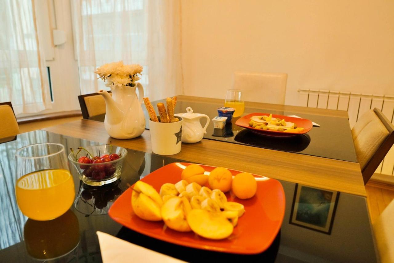 City Center Grand Apartment - Three-Bedroom, Free Parking Sarajewo Zewnętrze zdjęcie
