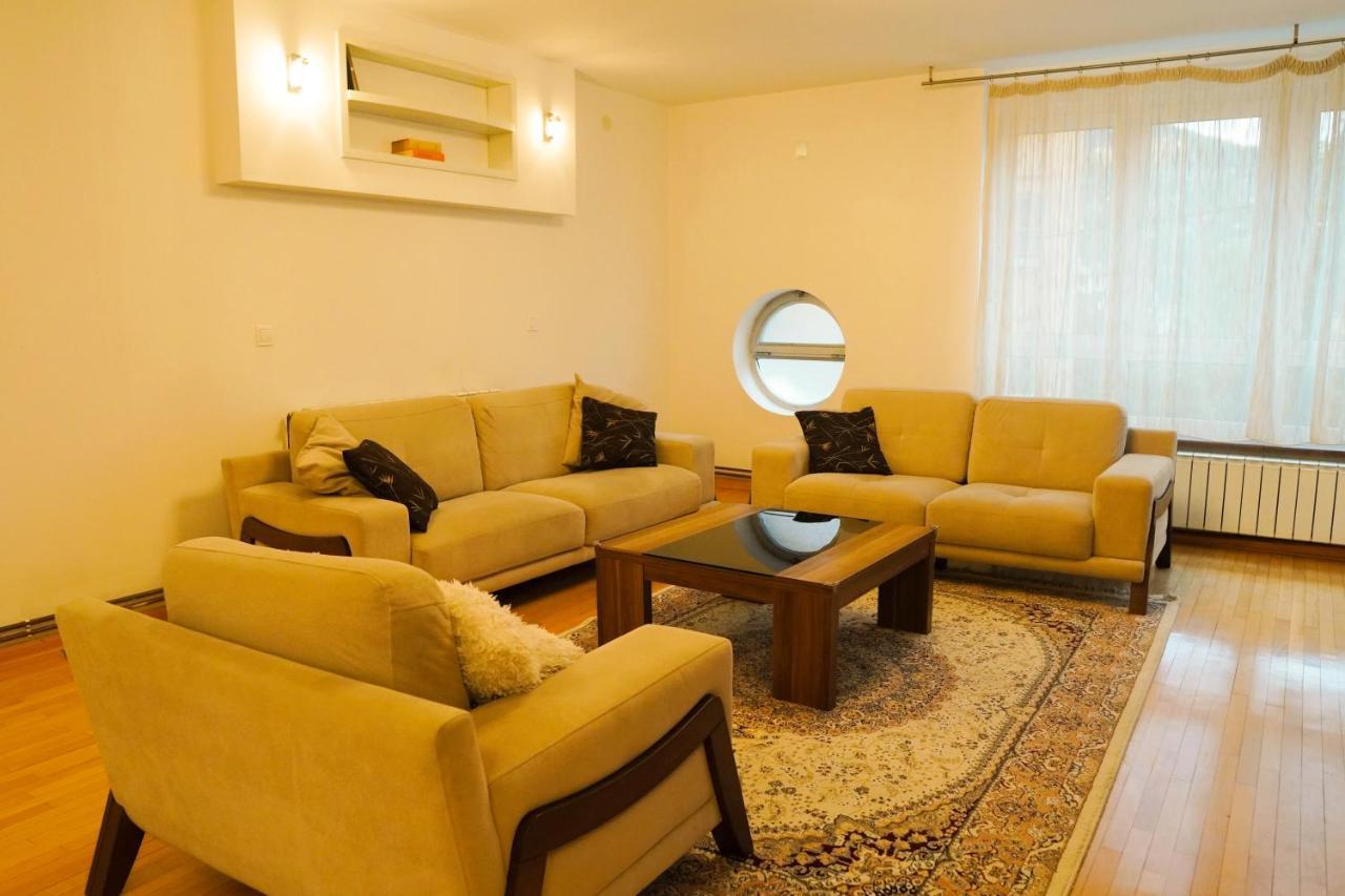 City Center Grand Apartment - Three-Bedroom, Free Parking Sarajewo Zewnętrze zdjęcie