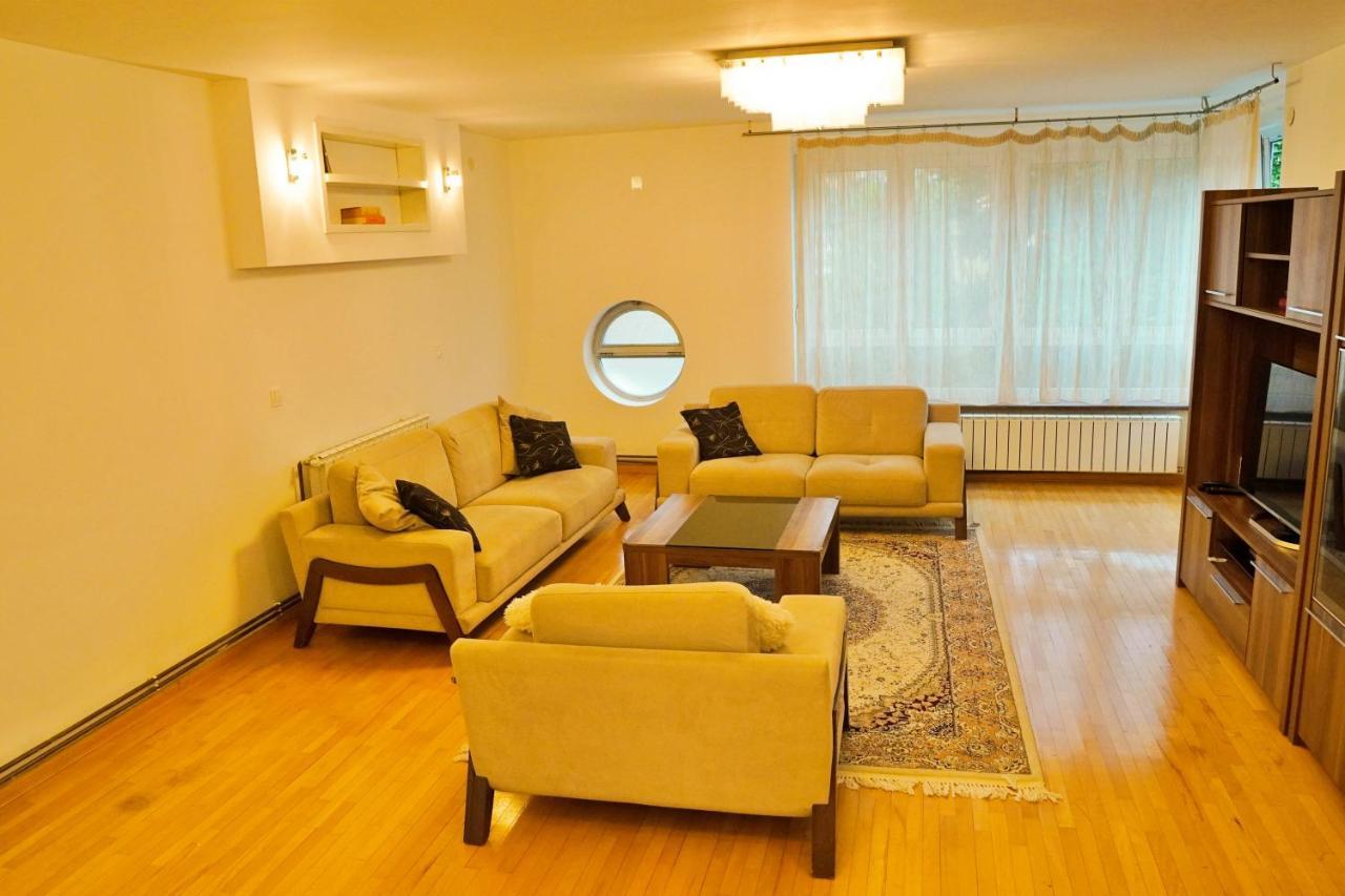 City Center Grand Apartment - Three-Bedroom, Free Parking Sarajewo Zewnętrze zdjęcie