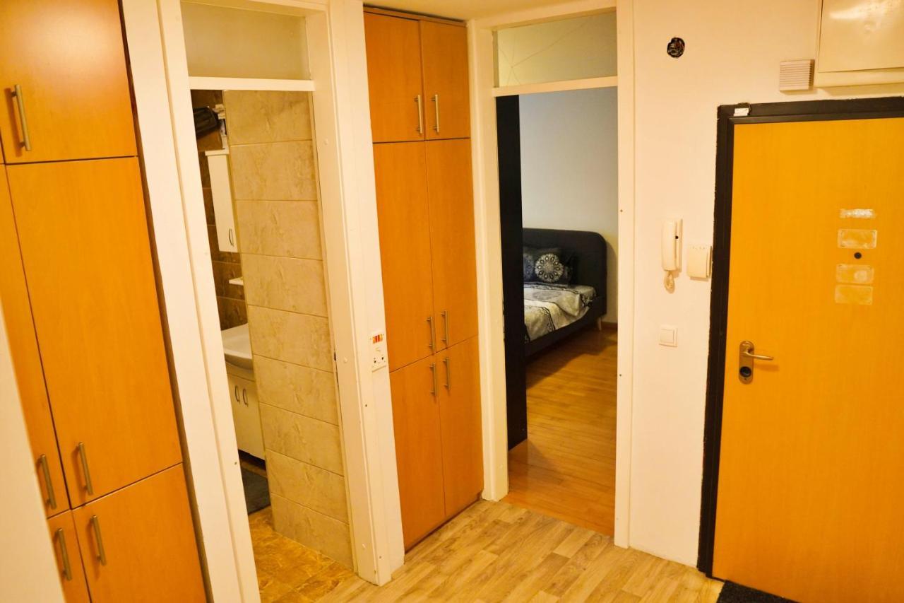City Center Grand Apartment - Three-Bedroom, Free Parking Sarajewo Zewnętrze zdjęcie