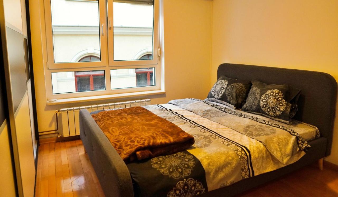 City Center Grand Apartment - Three-Bedroom, Free Parking Sarajewo Zewnętrze zdjęcie