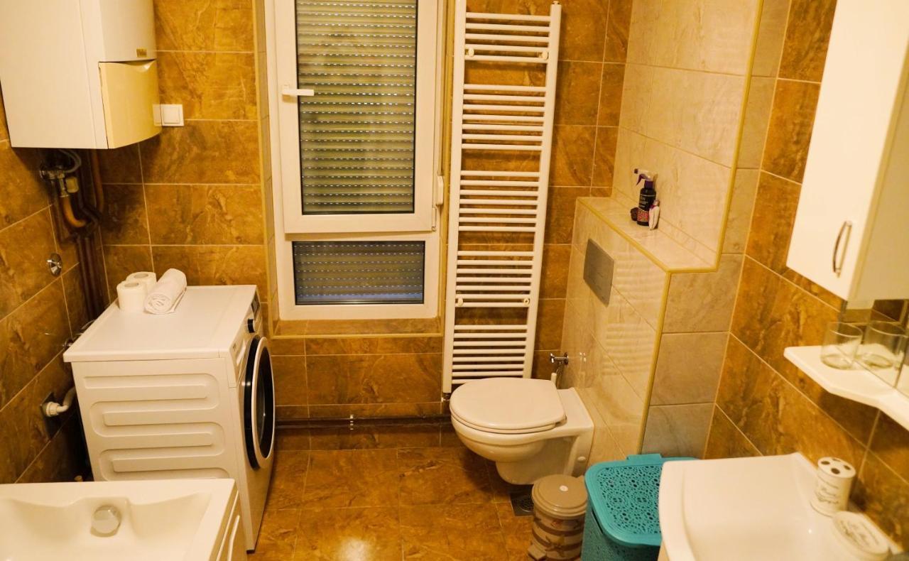 City Center Grand Apartment - Three-Bedroom, Free Parking Sarajewo Zewnętrze zdjęcie