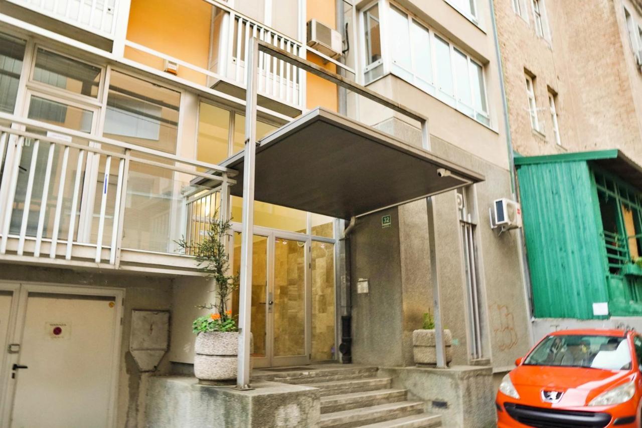 City Center Grand Apartment - Three-Bedroom, Free Parking Sarajewo Zewnętrze zdjęcie