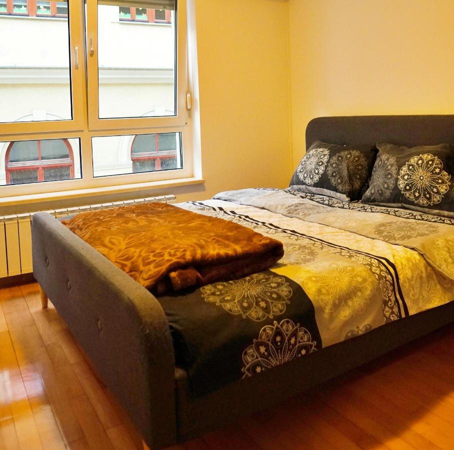 City Center Grand Apartment - Three-Bedroom, Free Parking Sarajewo Zewnętrze zdjęcie