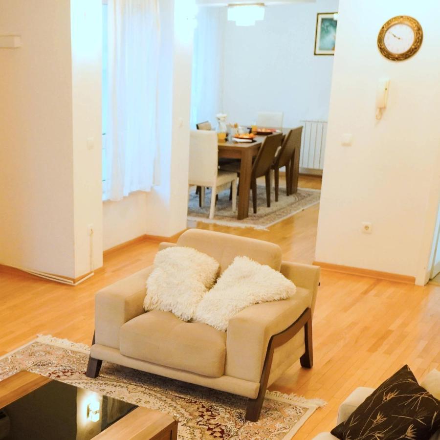 City Center Grand Apartment - Three-Bedroom, Free Parking Sarajewo Zewnętrze zdjęcie