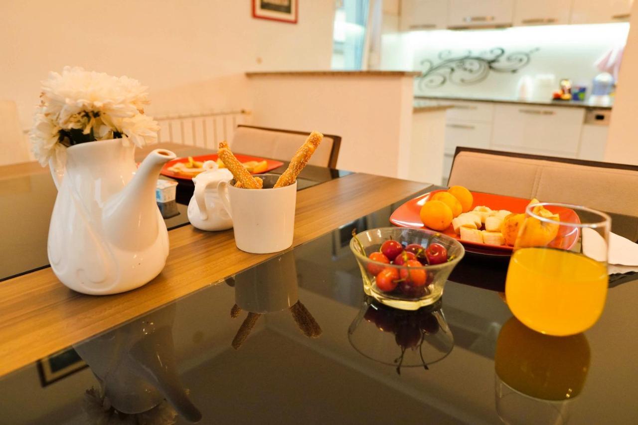 City Center Grand Apartment - Three-Bedroom, Free Parking Sarajewo Zewnętrze zdjęcie