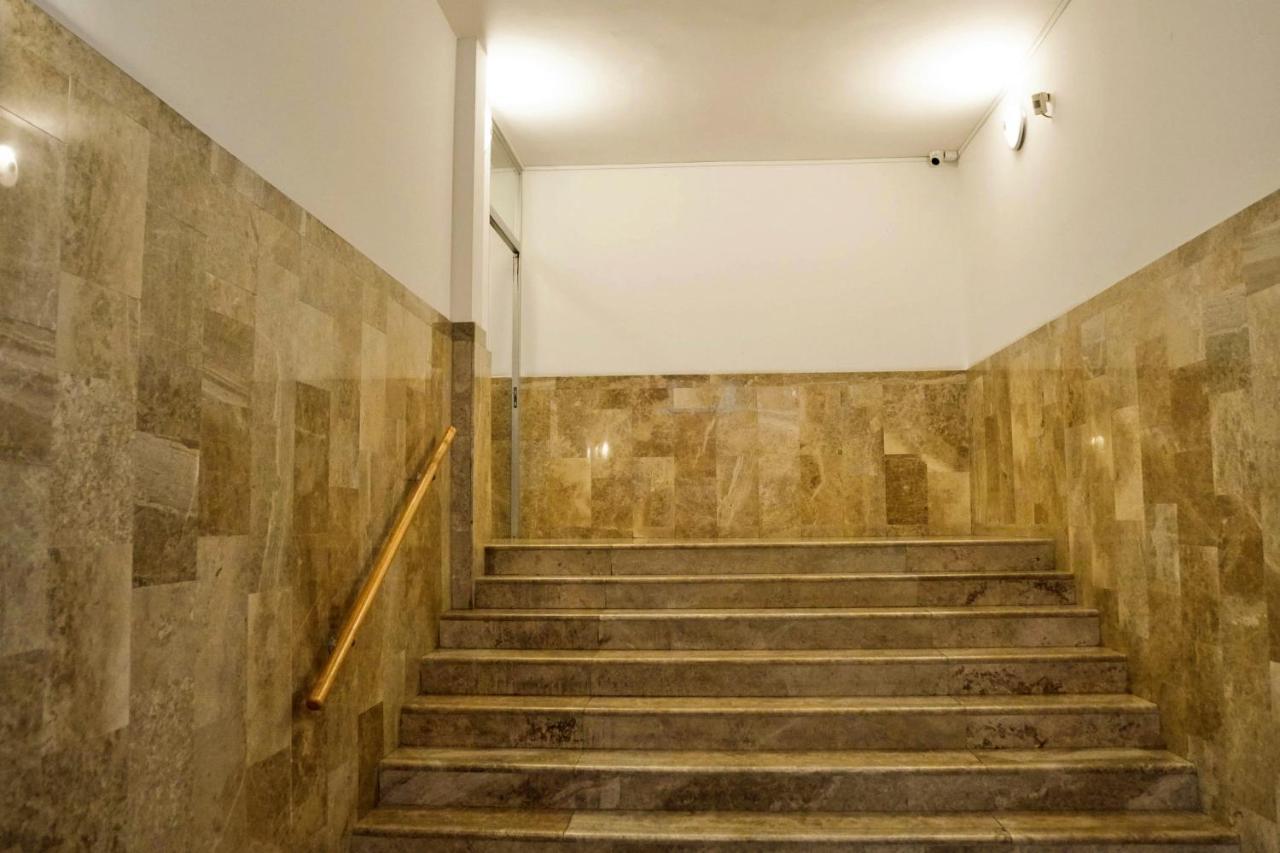 City Center Grand Apartment - Three-Bedroom, Free Parking Sarajewo Zewnętrze zdjęcie