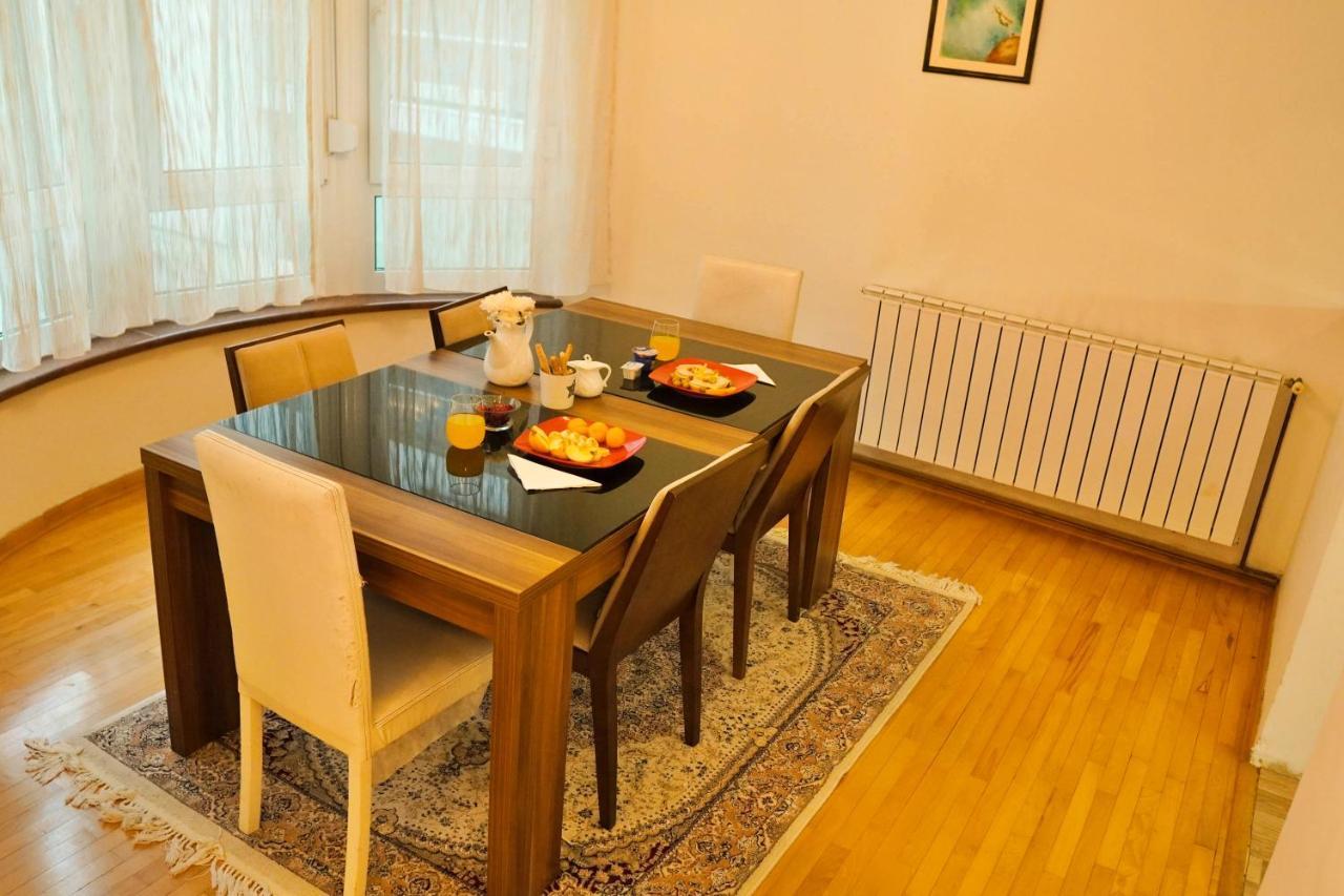 City Center Grand Apartment - Three-Bedroom, Free Parking Sarajewo Zewnętrze zdjęcie